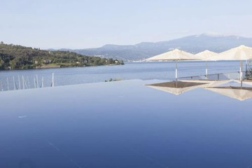 Infinity pool