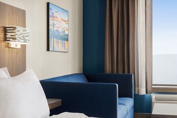 Room 27 of 42