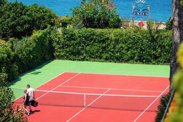 Tennis court