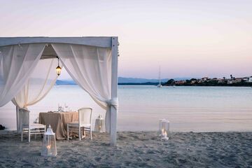 Couples dining
