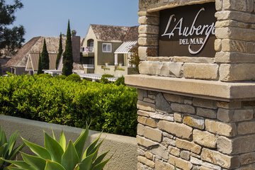 Hotel Exterior 74 of 83