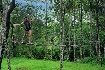 Ropes course (team building)