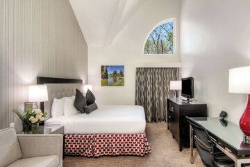 Aggie Inn Ascend Hotel Collection