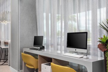 Business Center 37 of 40