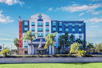 Holiday Inn Express & Suites International Drive by IHG