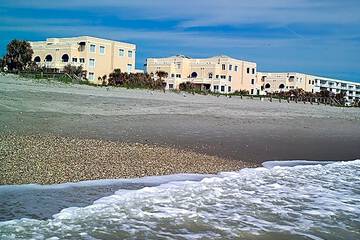 Royal Mansions Resort