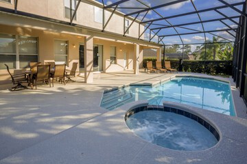 Private spa tub