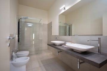 Bathroom shower
