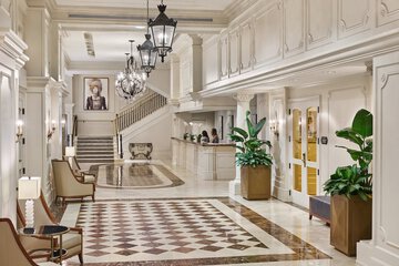 Check-in/check-out kiosk