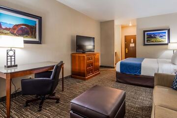Room 6 of 26