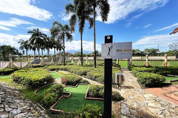 Mini-golf