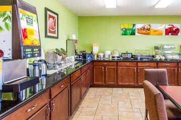 Breakfast/Coffee Service 27 of 32