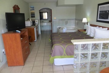 Deep soaking bathtub