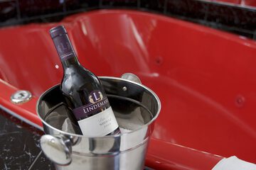 Deep soaking bathtub