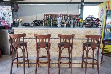 Poolside bar