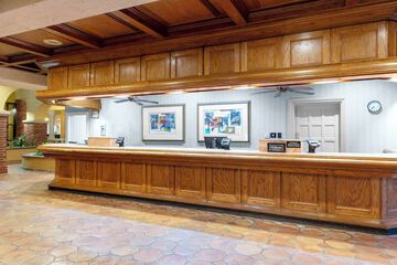 Hotel Interior 4 of 32