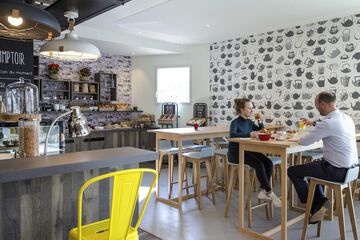 Breakfast area