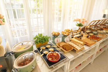 Breakfast buffet