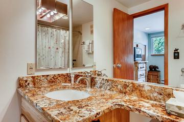 Bathroom sink