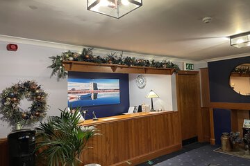 Check-in/check-out kiosk