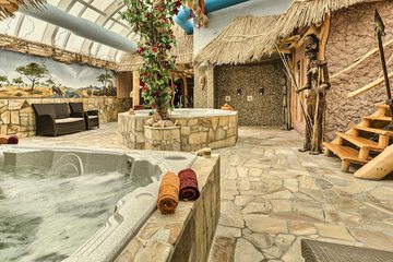 Indoor spa tub