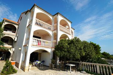 Photo 32