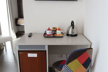 Mini-refrigerator