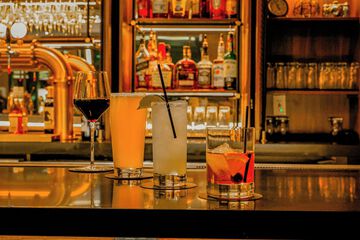 Sports bar