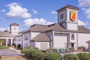Super 8 by Wyndham Greer / Spartanburg Area