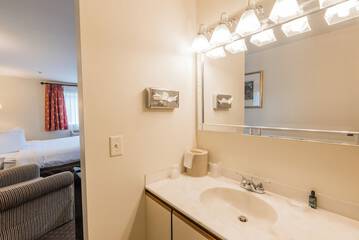 Bathroom sink