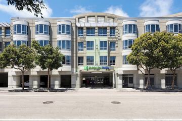 Holiday Inn Express and Suites Fishermans Wharf by IHG