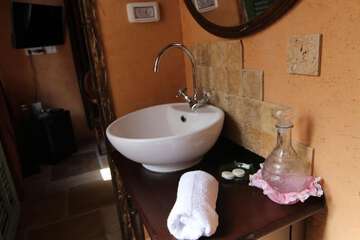 Bathroom sink