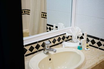 Bathroom sink