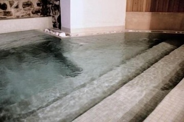 Indoor spa tub