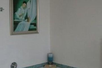 Deep Soaking Bathtub