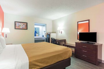 Room 12 of 21