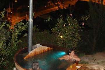 Outdoor spa tub