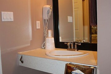 Bathroom sink
