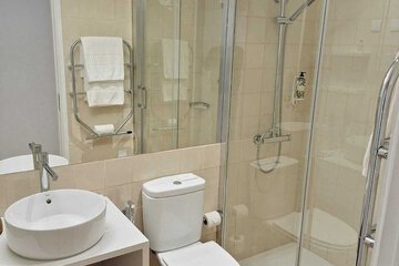 Bathroom shower