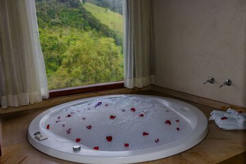Jetted tub