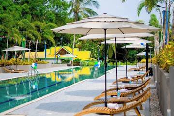 Exercise/lap pool