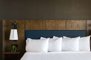 Room 34 of 64