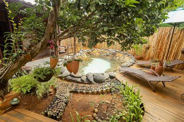 Pool waterfall
