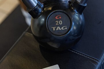 Electric vehicle charging station