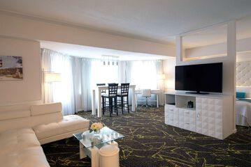 Room 21 of 53