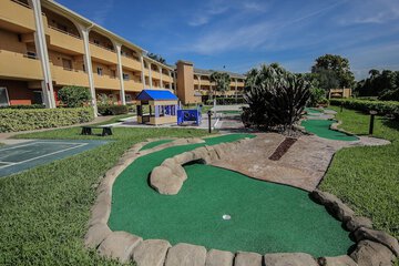 Mini-golf