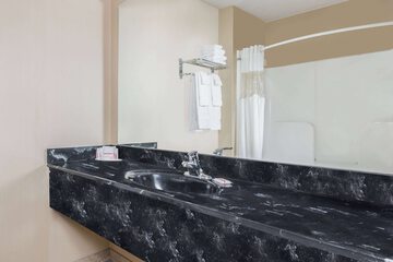 Room 14 of 37