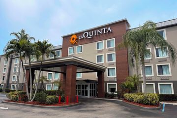 La Quinta Inn & Suites by Wyndham Naples East (I-75)