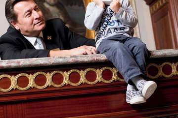 Concierge desk