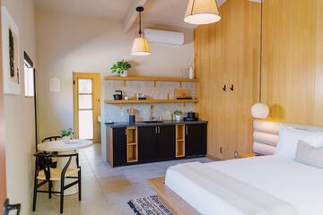 Private kitchenette